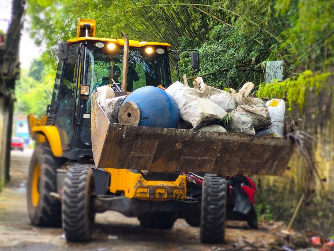 Coleta de entulho atende conjuntos de Belém em outubro.